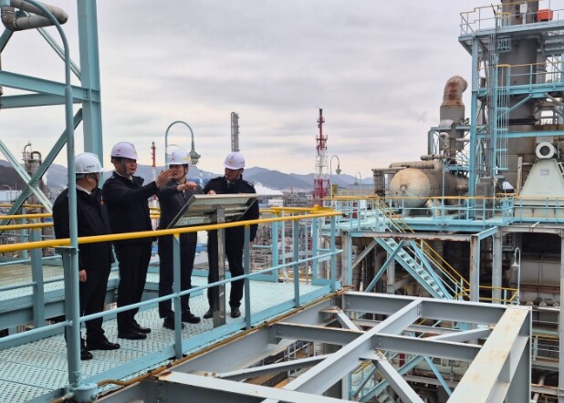 최민철 전남소방본부장 여수 산단行...롯데케미칼·오일허브코리아 현장 점검