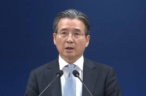 청와대 "석유 최고가격제 금주 내 시행…유류세 인하 확대 등 검토"