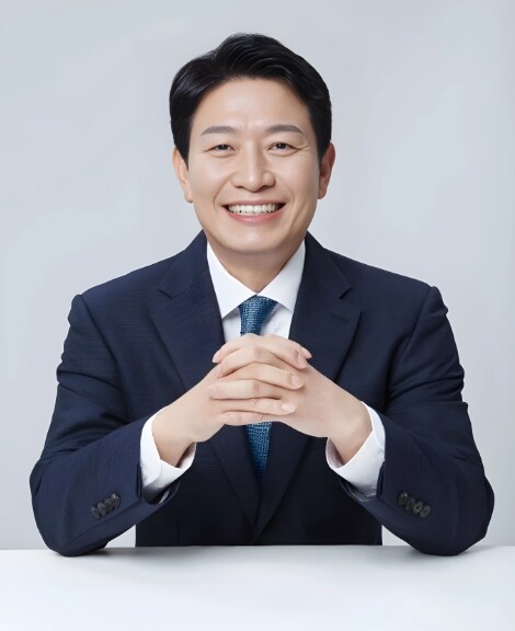 조인철 의원 , 광주공항 · 반도체 산단 혼선 정리 촉구 … 홍지선 “ 지역과 소통 · 결정 , 빠르게 공식입장 표명 ”