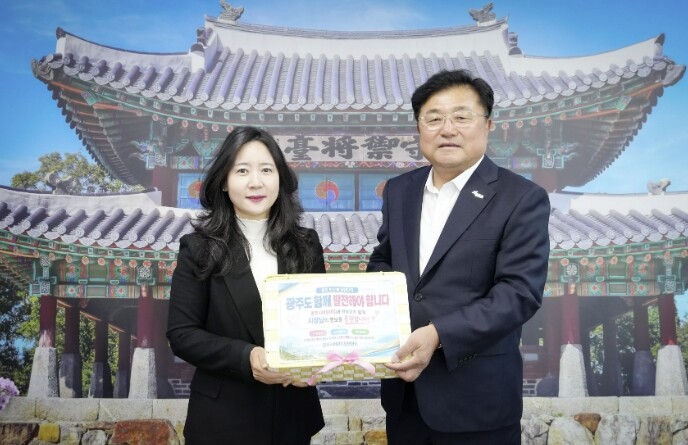 광주시 어린이집연합회, '용인 반도체 산단 광주시 상생발전' 촉구 서명부 광주시에 전달